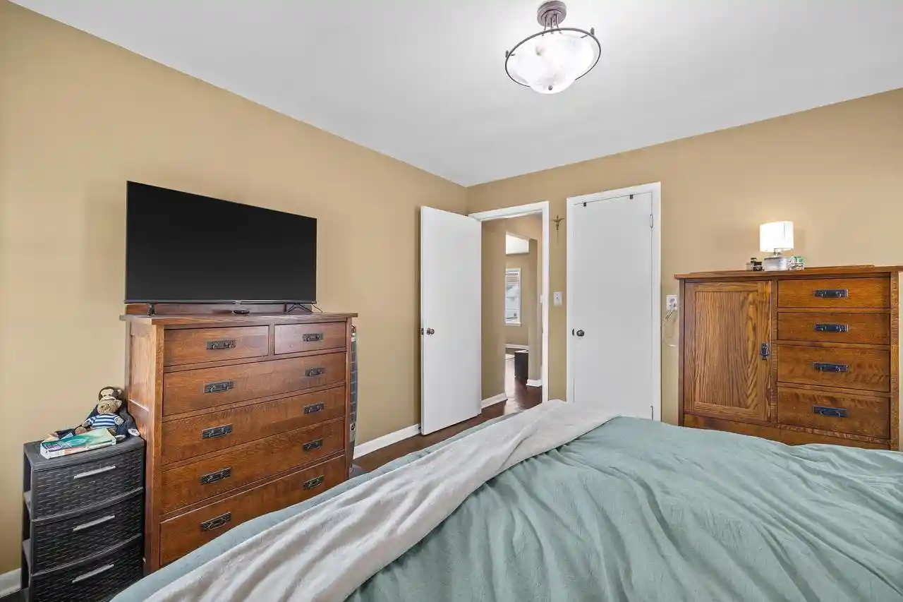 2nd image of 5519 31st Avenue Avenue, Kenosha, WI 53144 | MLS# 1975758