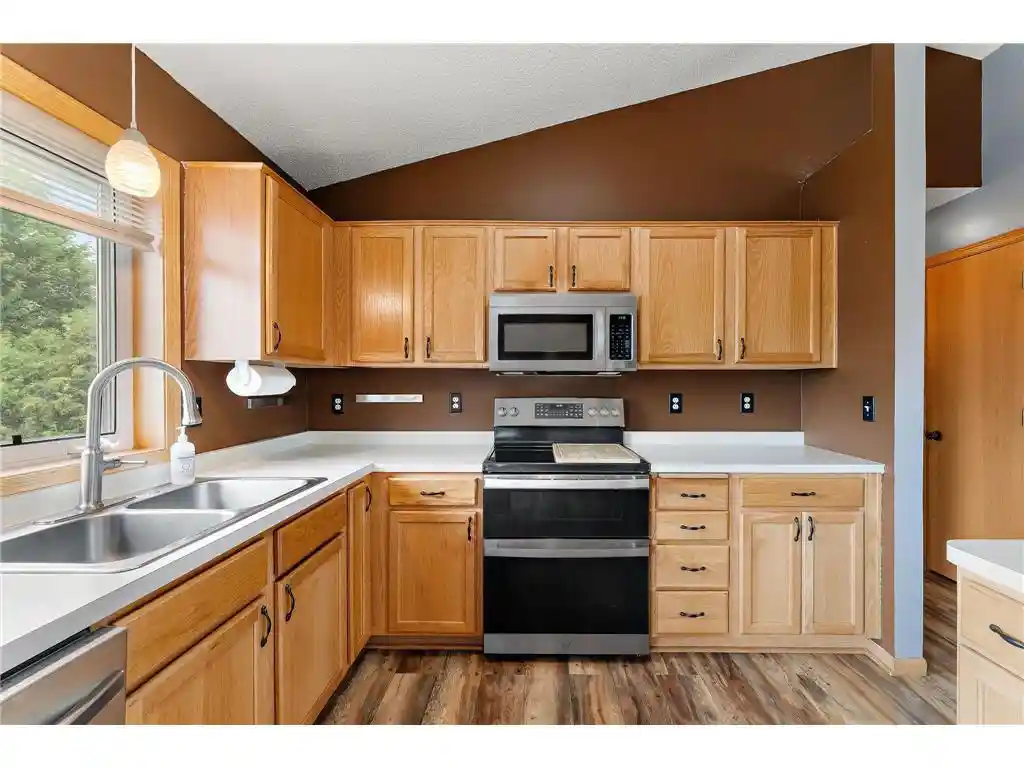 image of 1300 Brookhaven Dr Dr, Hammond, WI 54015 | MLS# 7125343