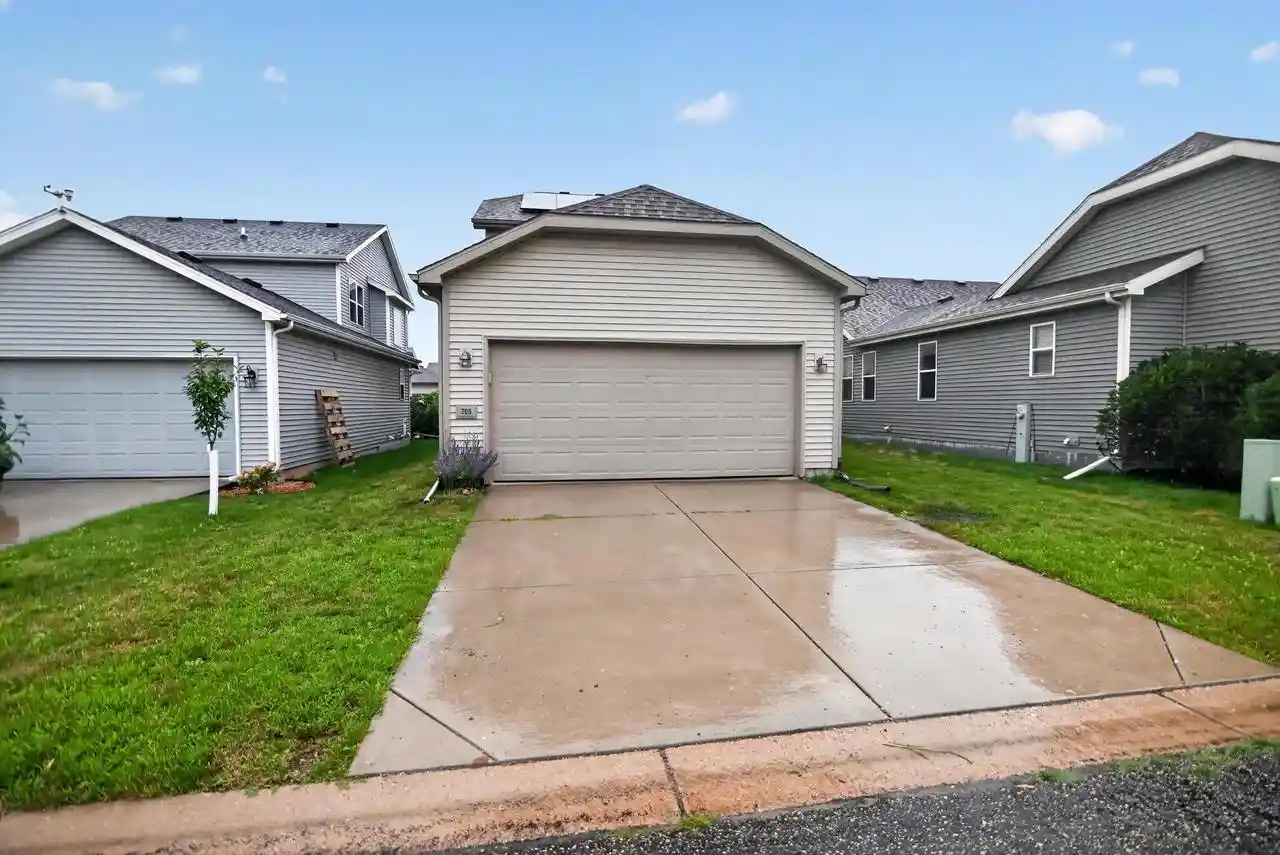 3rd image of 705 Reflection Dr Dr, Verona, WI 53593 | MLS# 2030274