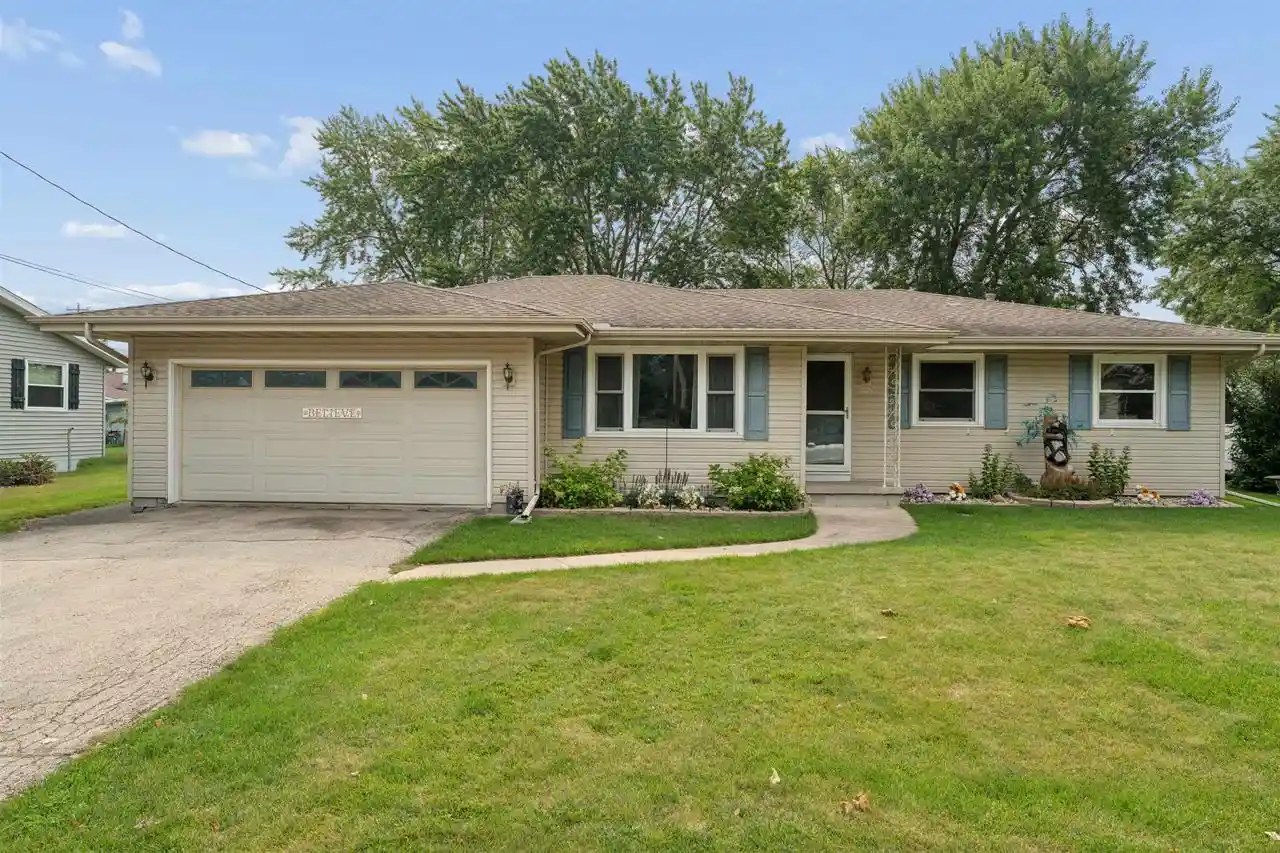 Photo 1 of Single family home for sale at 1045 Grove Street Street, Menasha, WI 54952 | MLS# 50330837 | Listing updated on 2026-08-26