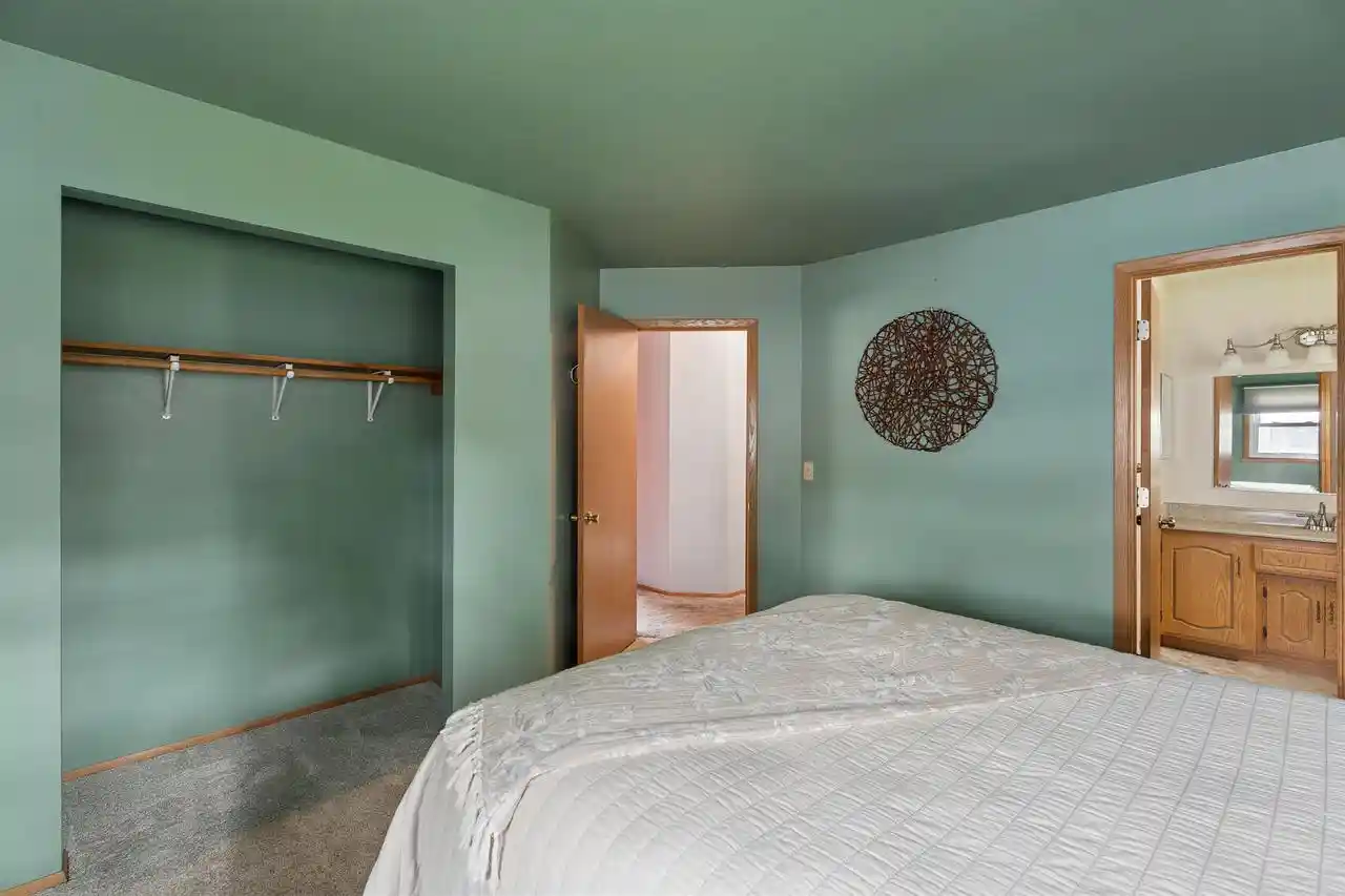 Photo 3 of Single family home for sale at 1045 Grove Street Street, Menasha, WI 54952 | MLS# 50330837 | Listing updated on 2026-08-26