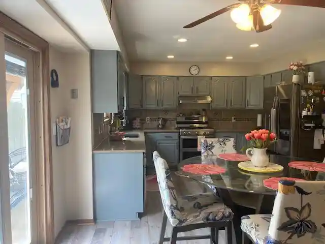 2nd image of 4145 W Anita Lane Lane, Franklin, WI 53132 | MLS# 1975763
