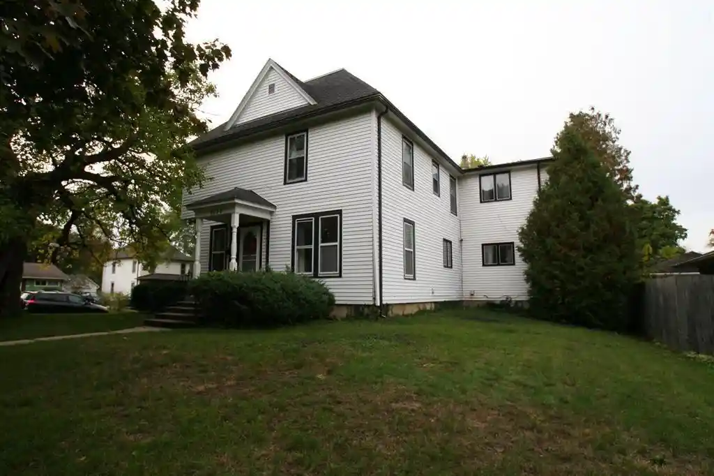 37th image of 1130 Burr Oak Court Court, Janesville, WI 53545 | MLS# 2030275