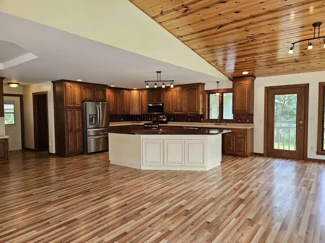 2nd image of 3830 Nicolet Dr Dr, Green Bay, WI 54311 | MLS# 50330814