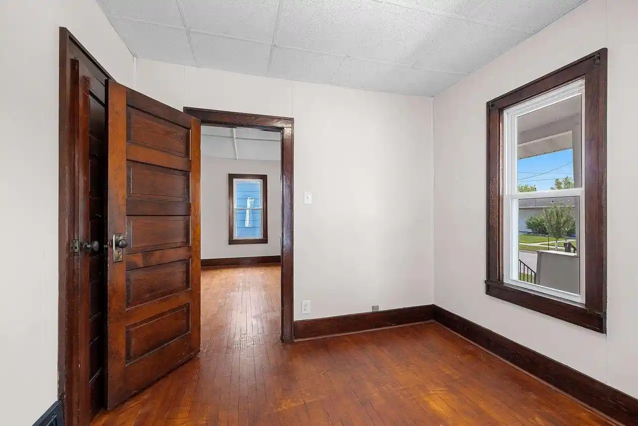 5th image of 1044 Caroline Street Street, Green Bay, WI 54303 | MLS# 50330846