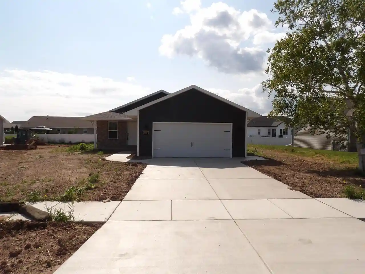 1st image of 2509 Lawrence Dr Dr, De Pere, WI 54115 | MLS# 50330854