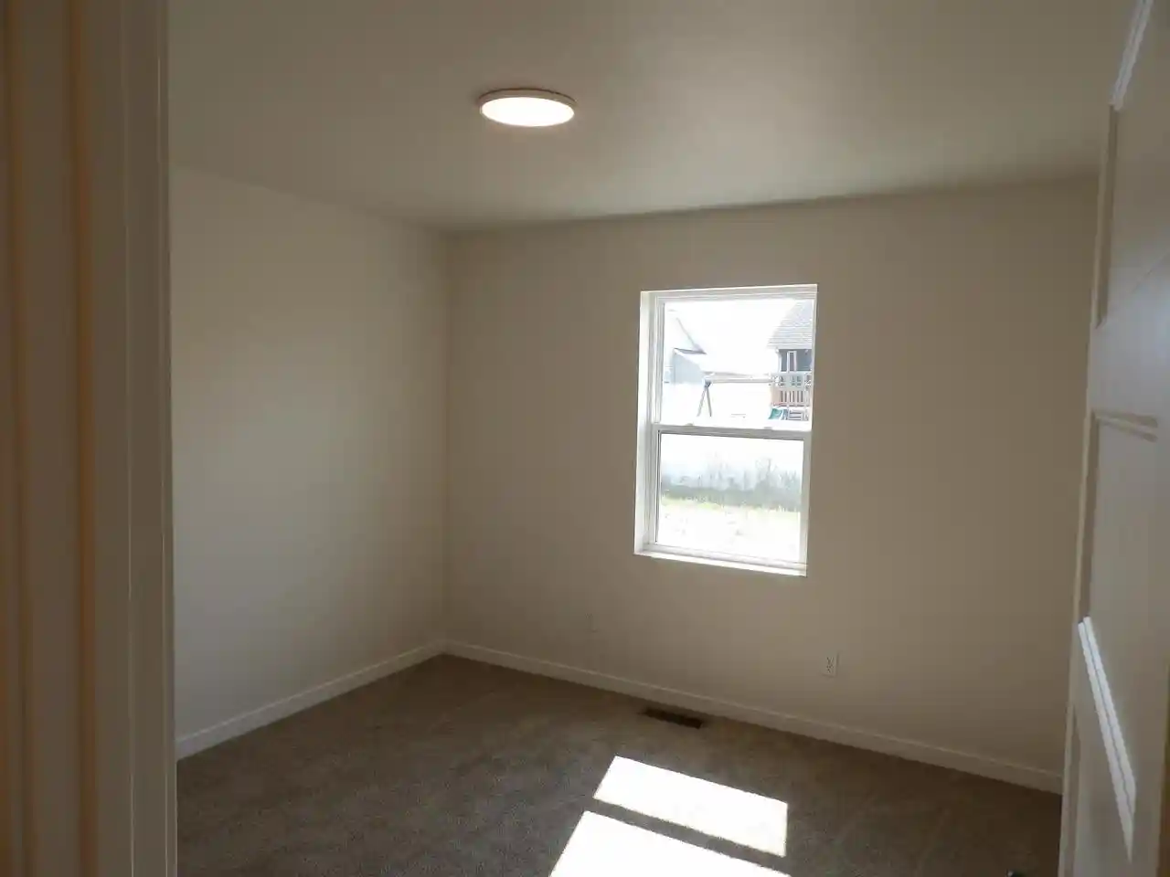 2nd image of 2509 Lawrence Dr Dr, De Pere, WI 54115 | MLS# 50330854