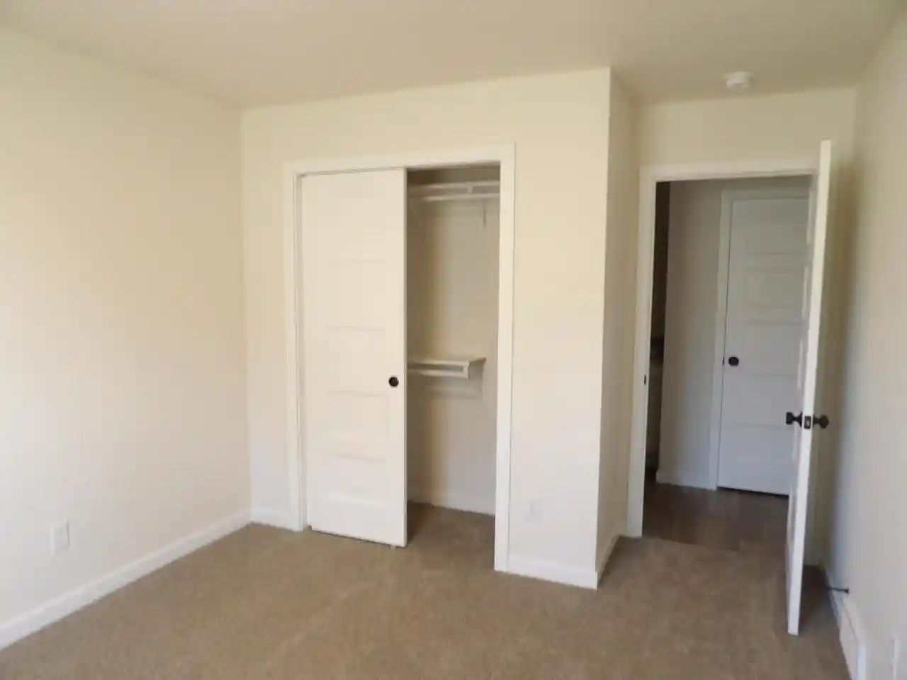 Photo 4 of Single family home for sale at 2509 Lawrence Dr Dr, De Pere, WI 54115 | MLS# 50330854 | Listing updated on 2026-10-04