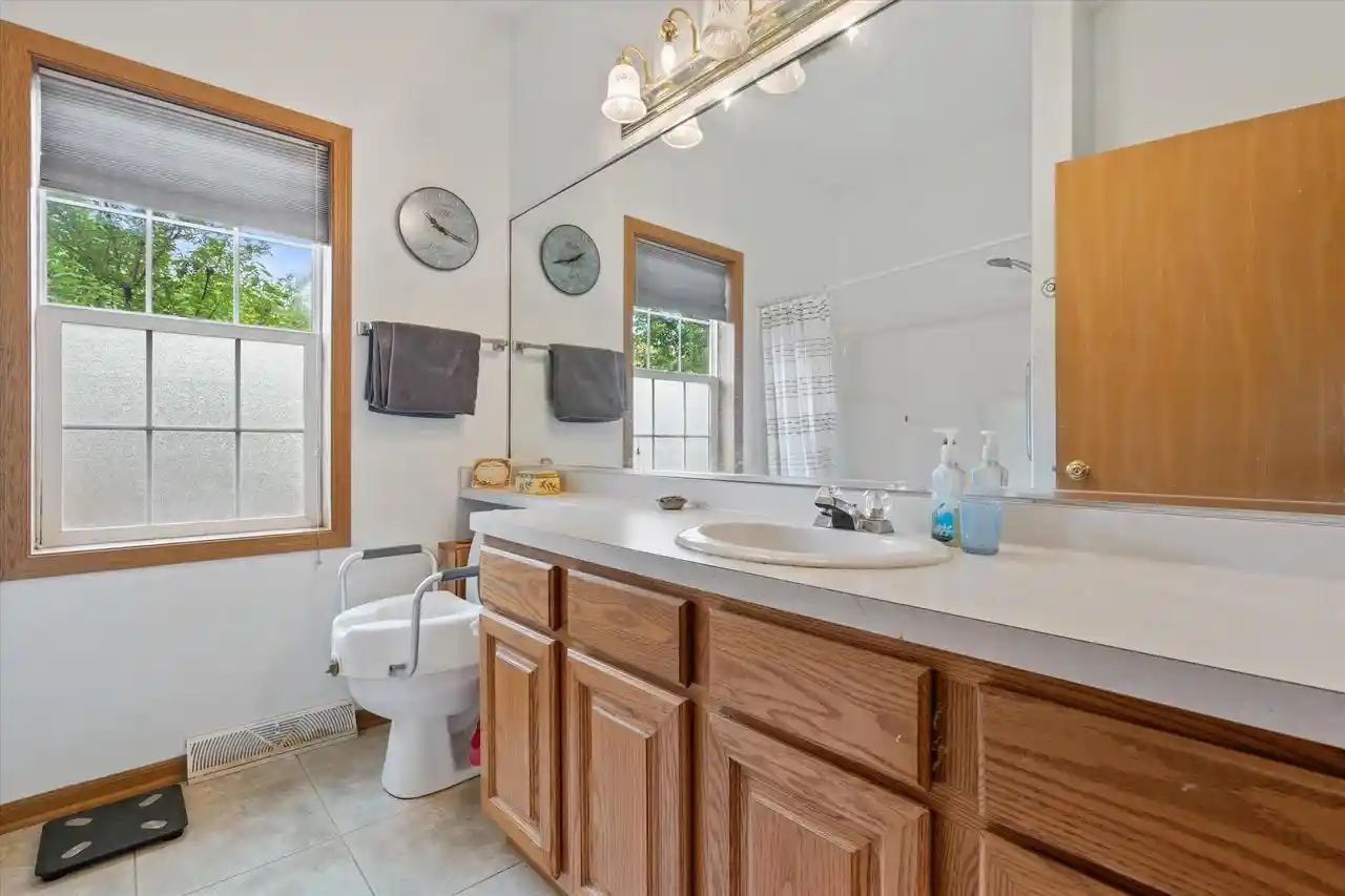 3rd image of 3210 E Donald Avenue Avenue, Cudahy, WI 53110 | MLS# 1975783