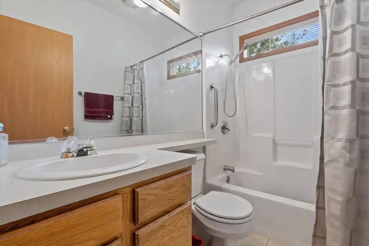 4th image of 3210 E Donald Avenue Avenue, Cudahy, WI 53110 | MLS# 1975783