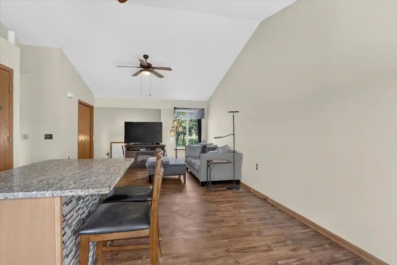 43rd image of 1201 Winston Dr Dr, Edgerton, WI 53534 | MLS# 2030282
