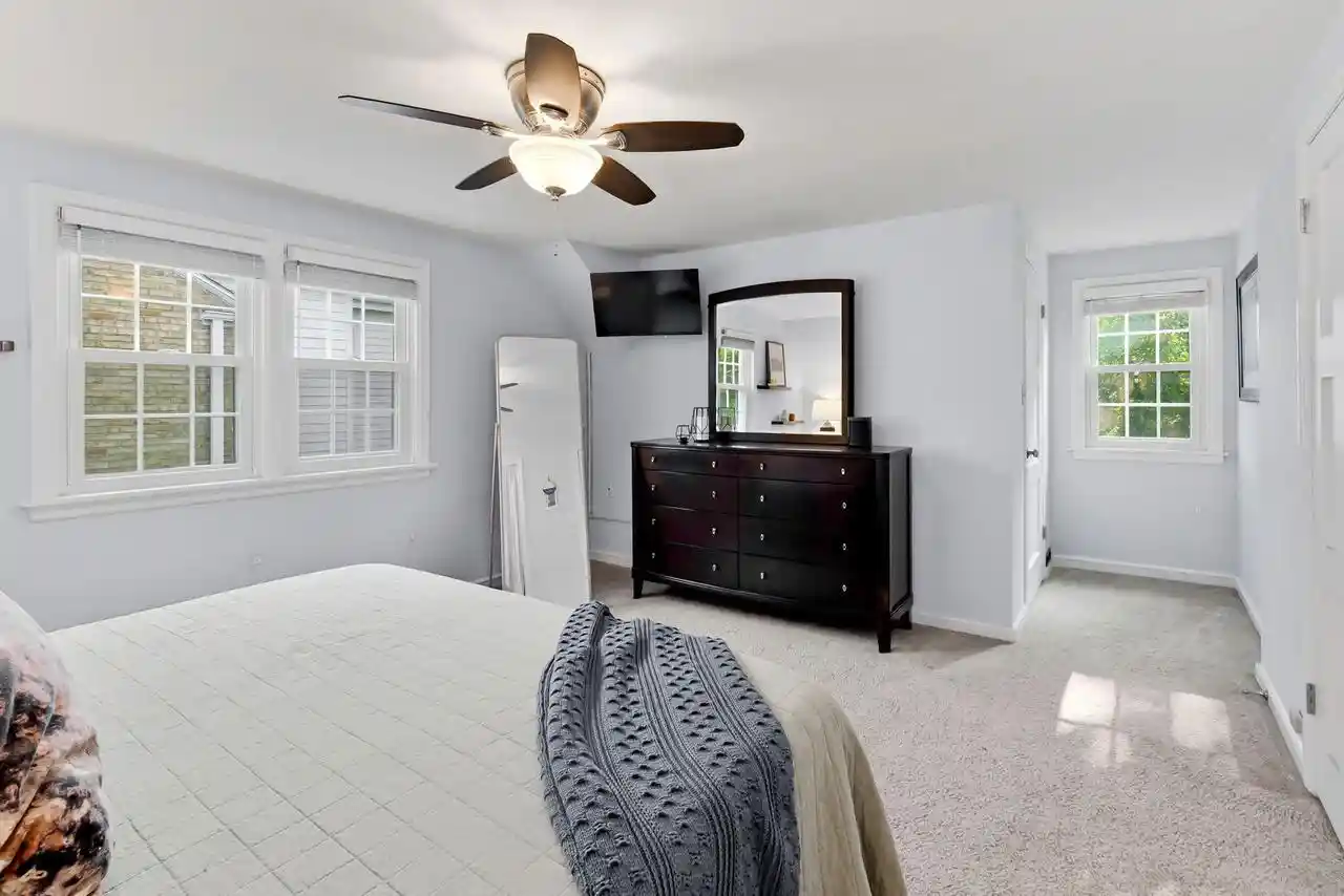 Photo 3 of Sale Pending at 5516 N Kent Avenue Avenue, Milwaukee, WI 53217 | MLS# 1975786 | Listing updated on 2026-08-24