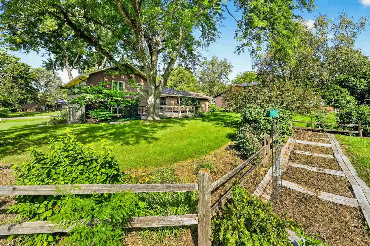 Photo 3 of Single family home for sale at 4346 Damascus Trail Trail, Cottage Grove, WI 53527 | MLS# 2030280 | Listing updated on 2026-09-05