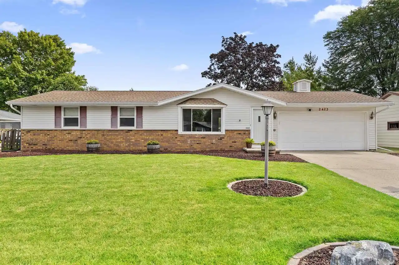 Photo 1 of Single family home for sale at 2423 Hampton Avenue Avenue, Green Bay, WI 54311 | MLS# 50330860 | Listing updated on 2026-08-16