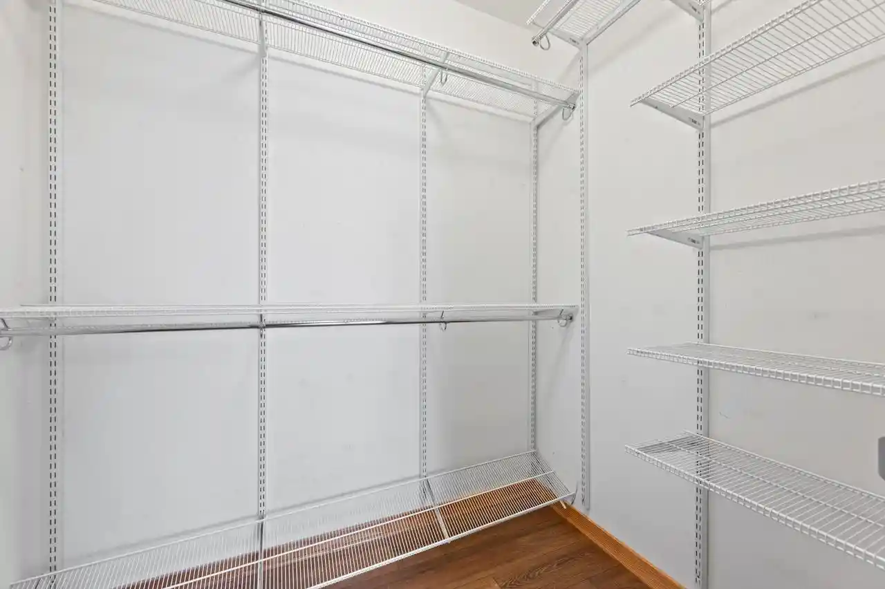 5th image of 1550 E Royall Pl Pl #1112, Milwaukee, WI 53202 | MLS# 1975808