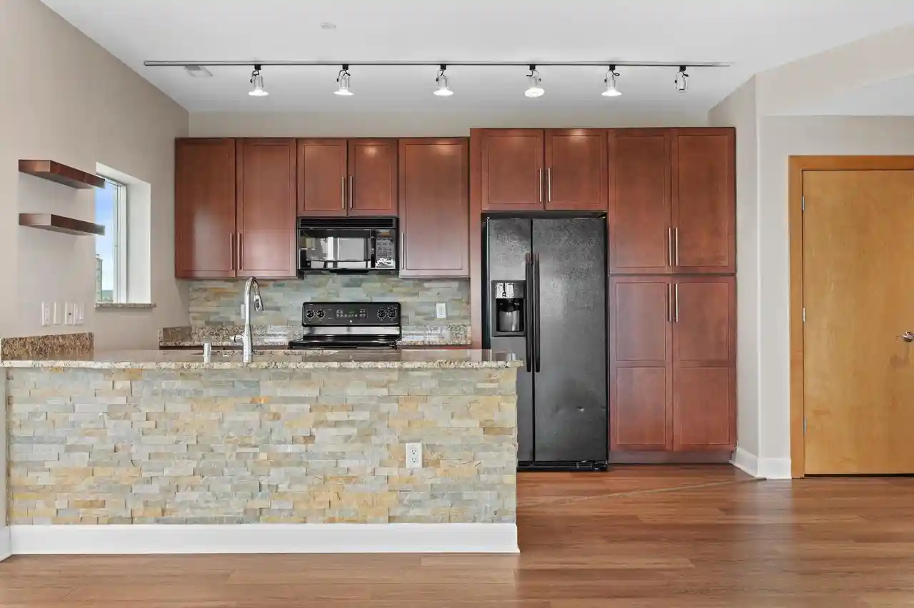 37th image of 1550 E Royall Pl Pl #1112, Milwaukee, WI 53202 | MLS# 1975808