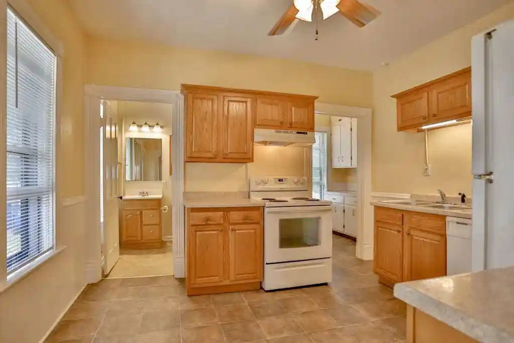 42nd image of 918 S 4th Avenue Avenue, Wausau, WI 54401 | MLS# 22603890