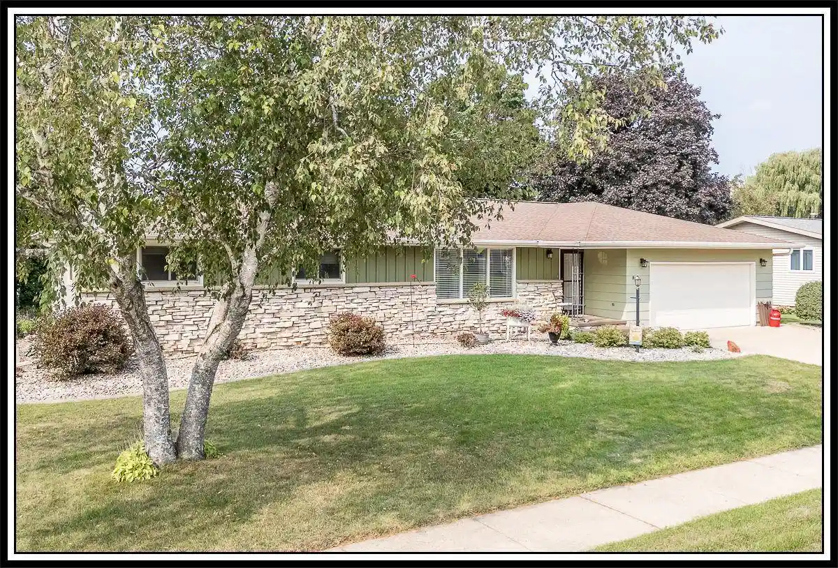 1st image of 815 W Jennings Street Street, New London, WI 54961 | MLS# 50330874