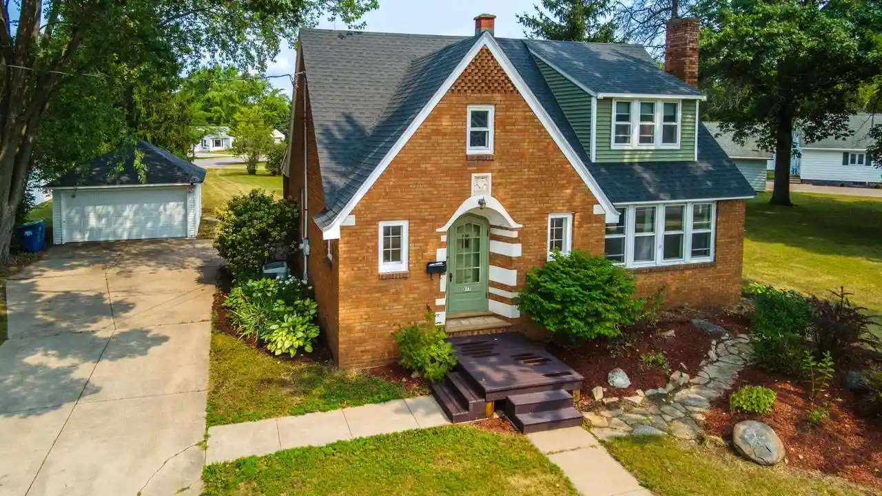 1st image of 813 Western Avenue Avenue, Mosinee, WI 54455 | MLS# 22603892