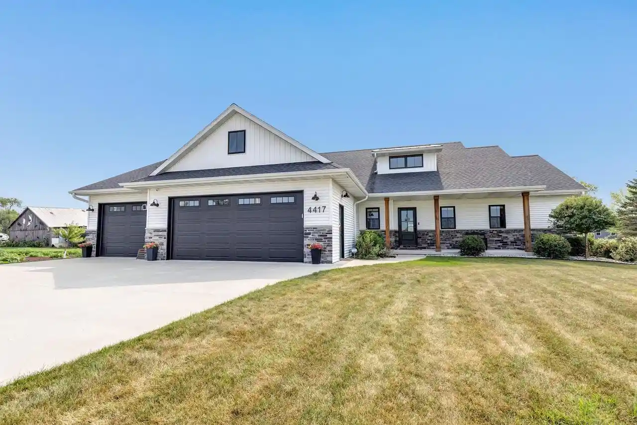 1st image of 4417 Cottonwood Lane Lane, De Pere, WI 54115 | MLS# 50330877