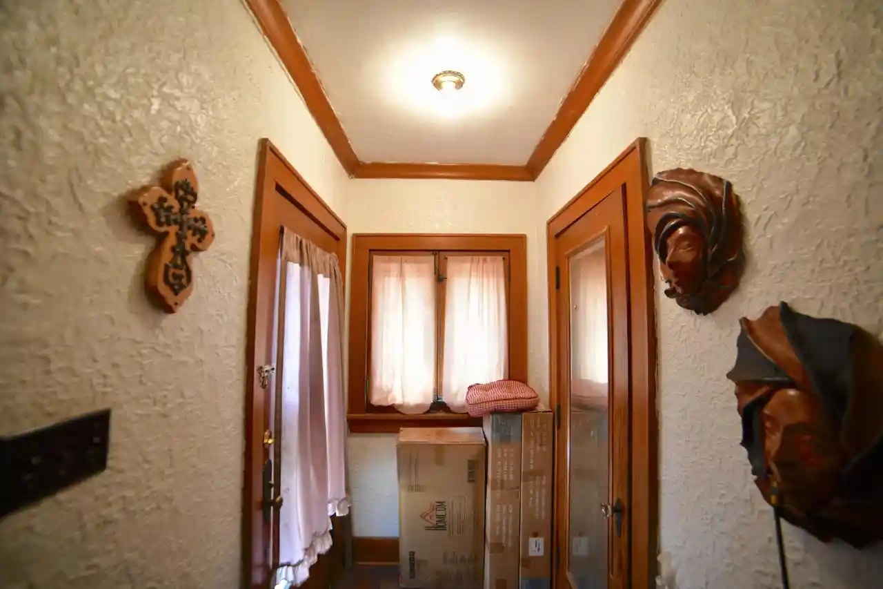 Listing Photo 2 - Condo for sale in building located at 4956-4958 N 19th St St, Milwaukee, WI 53209 - Unit #4958