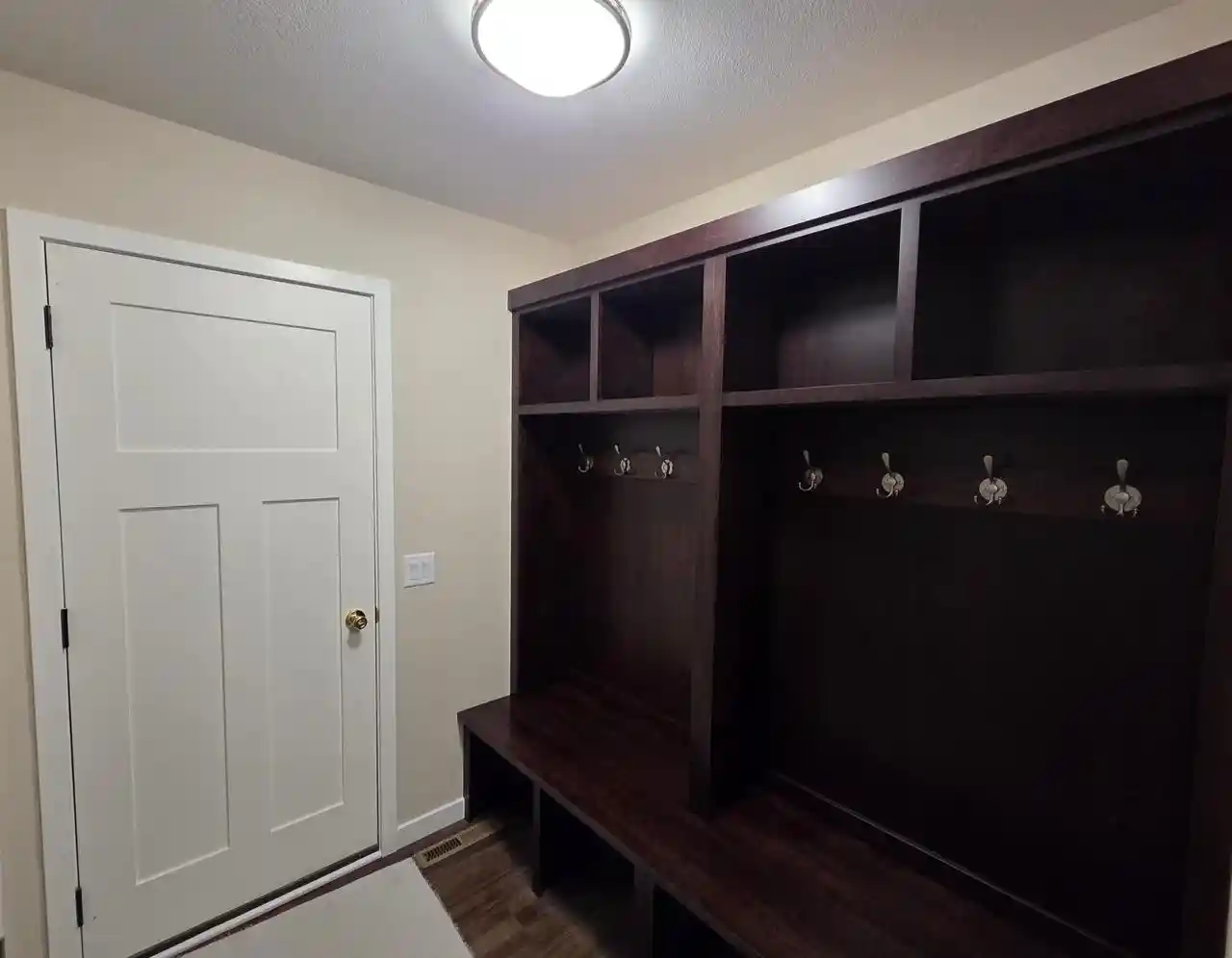 Photo 3 of Single family home for sale at 433 Gunderson Dr Dr, Portage, WI 53901 | MLS# 2030307 | Listing updated on 2026-08-13