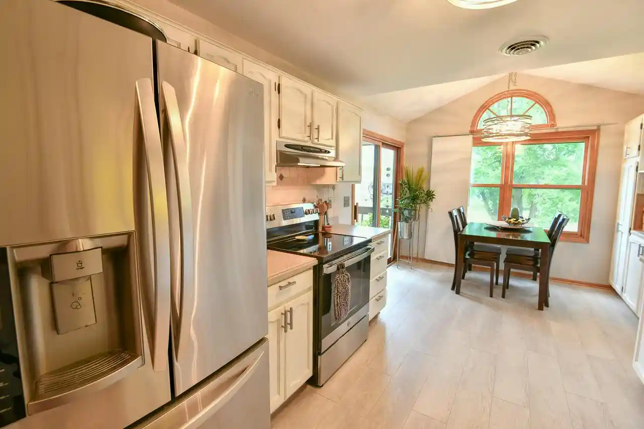 2nd image of 1316 32nd Ct Ct, Kenosha, WI 53144