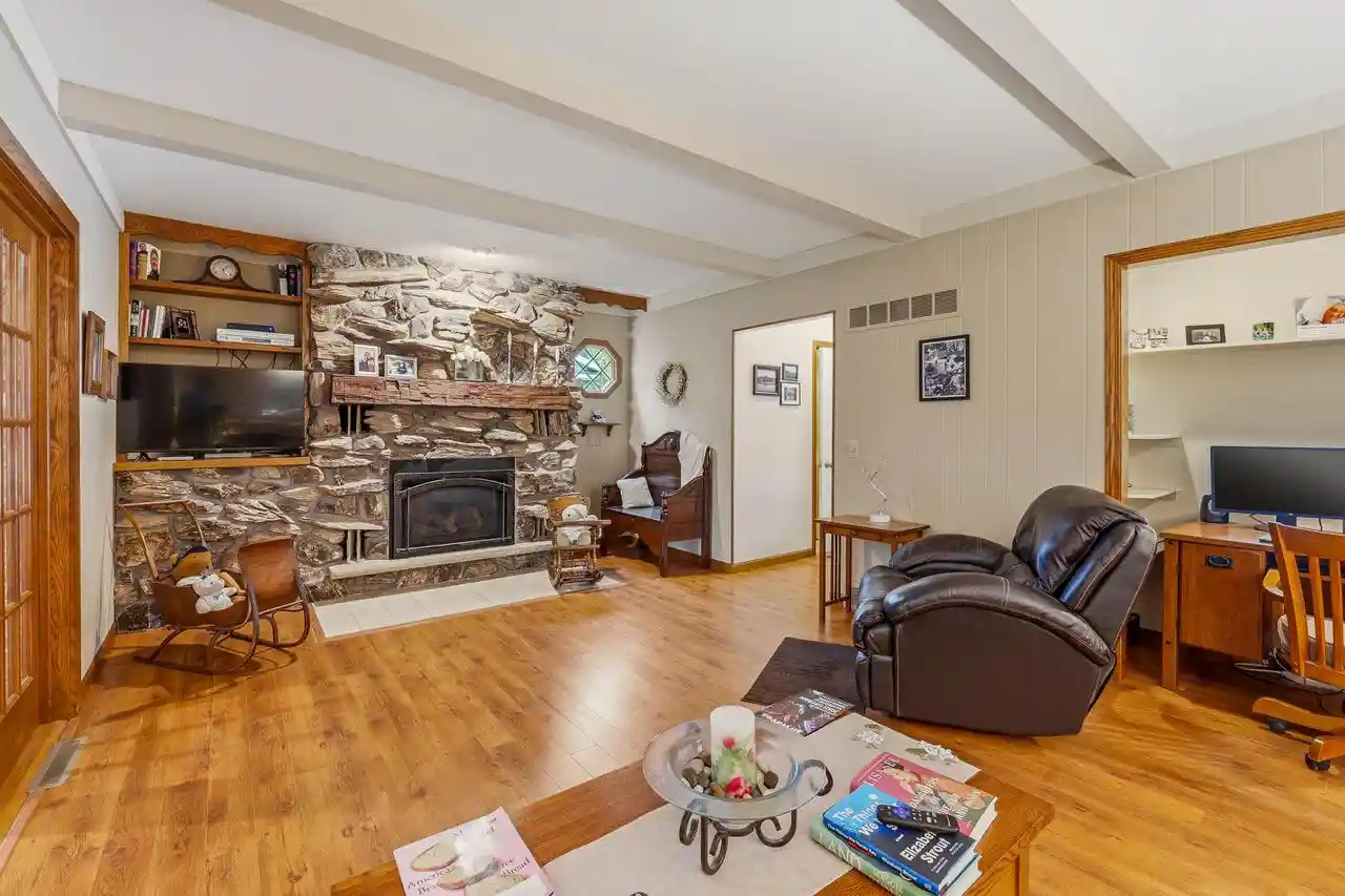 Photo 3 of Single family home for sale at 452 Willsher Dr Dr, Fond Du Lac, WI 54935 | MLS# 1975838 | Listing updated on 2026-08-21