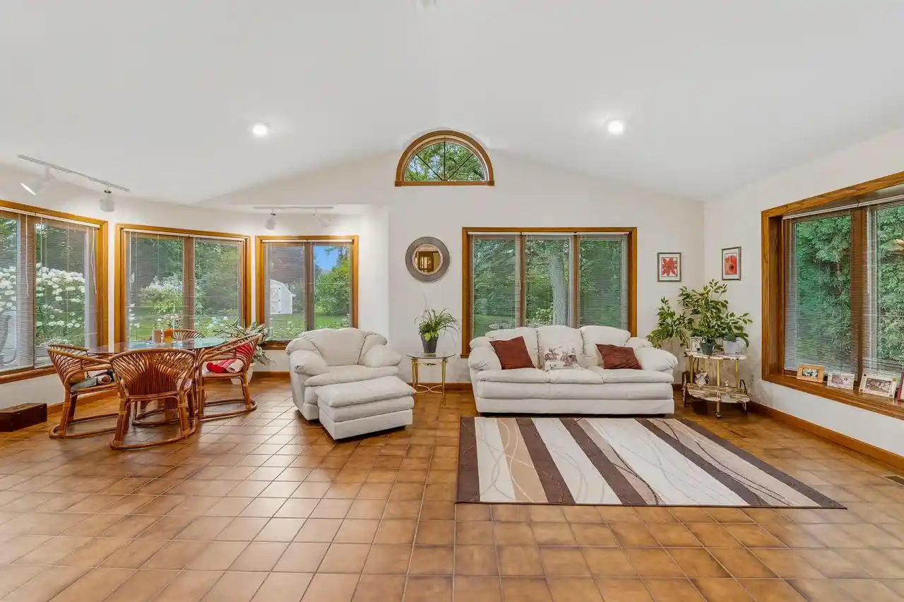 Photo 4 of Single family home for sale at 452 Willsher Dr Dr, Fond Du Lac, WI 54935 | MLS# 1975838 | Listing updated on 2026-08-21