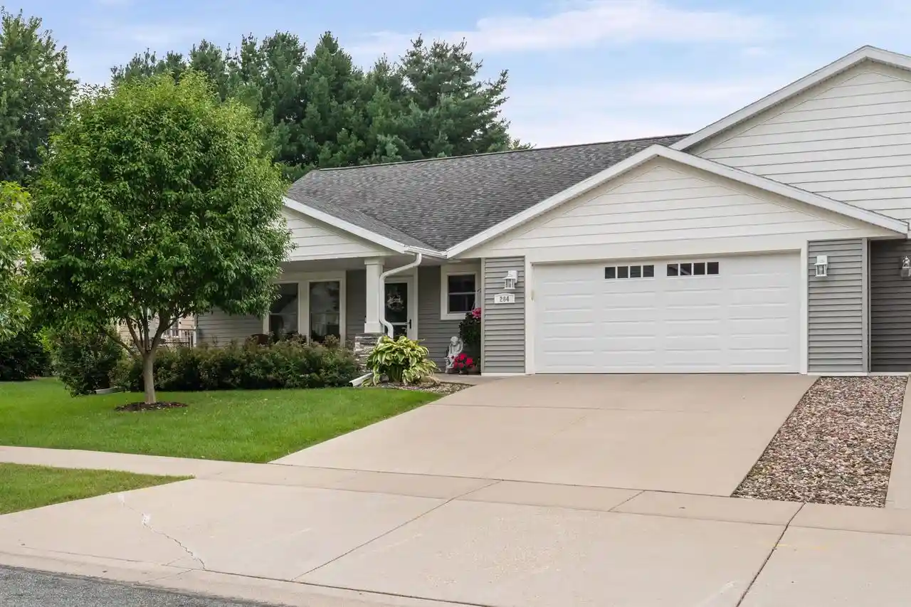 1st image of 264 Crestwood Lane Lane, Onalaska, WI 54650 | MLS# 1975847