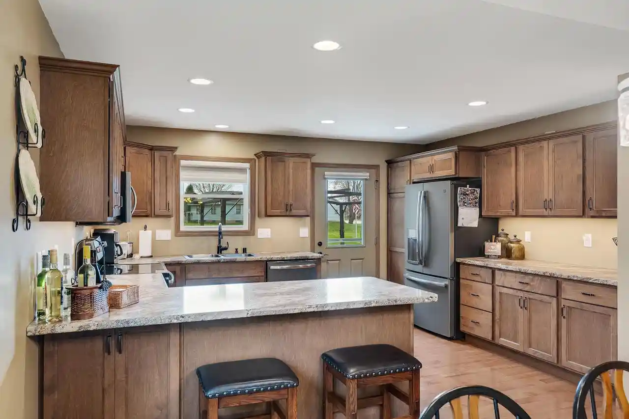 2nd image of 264 Crestwood Lane Lane, Onalaska, WI 54650 | MLS# 1975847