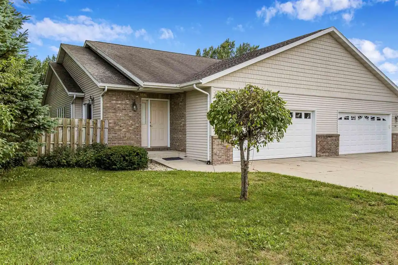 Condo for sale at 1505 Broadway Street Street, Prairie Du Sac, WI 53578 | MLS# 2030329