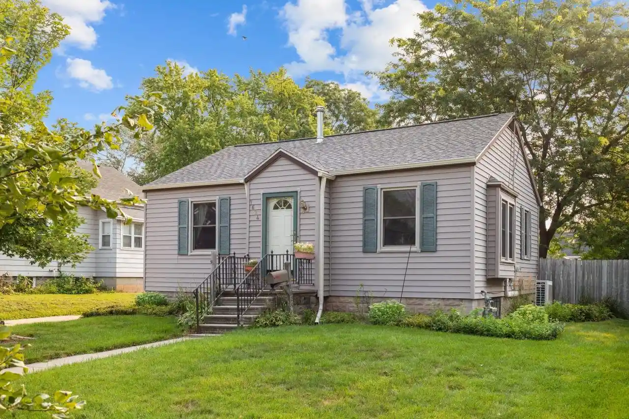 1st image of 1624 Mt Vernon Street Street, Oshkosh, WI 54901 | MLS# 50330895