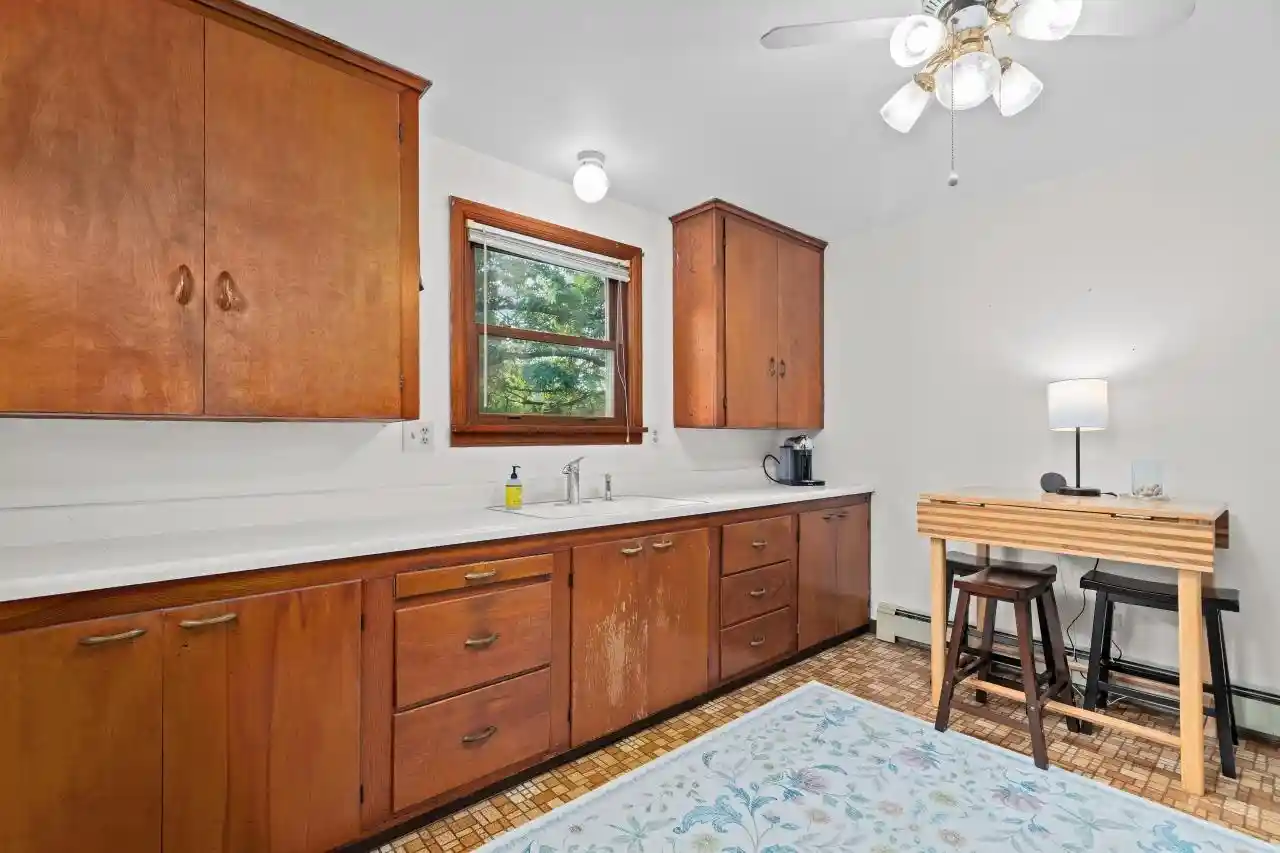 3rd image of 1624 Mt Vernon Street Street, Oshkosh, WI 54901 | MLS# 50330895
