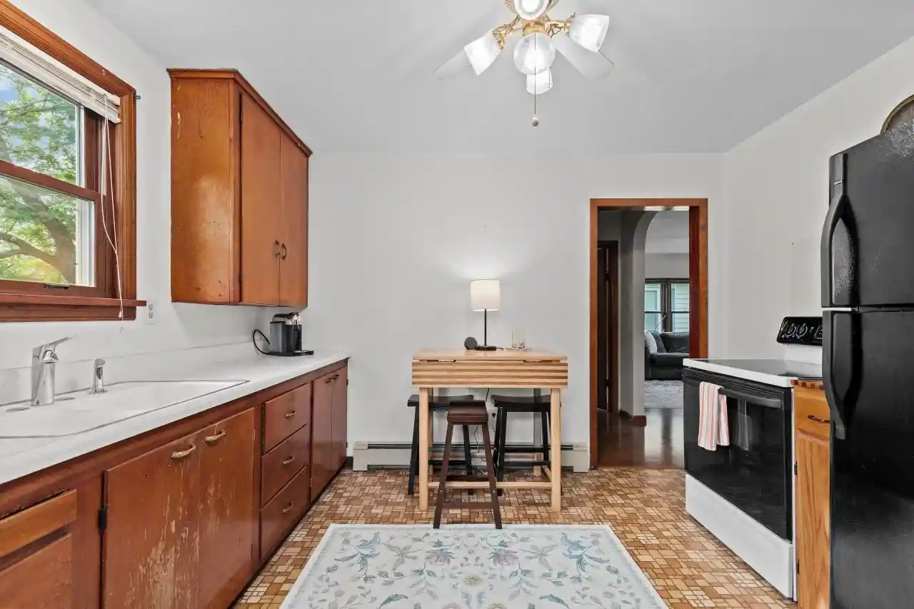 4th image of 1624 Mt Vernon Street Street, Oshkosh, WI 54901 | MLS# 50330895