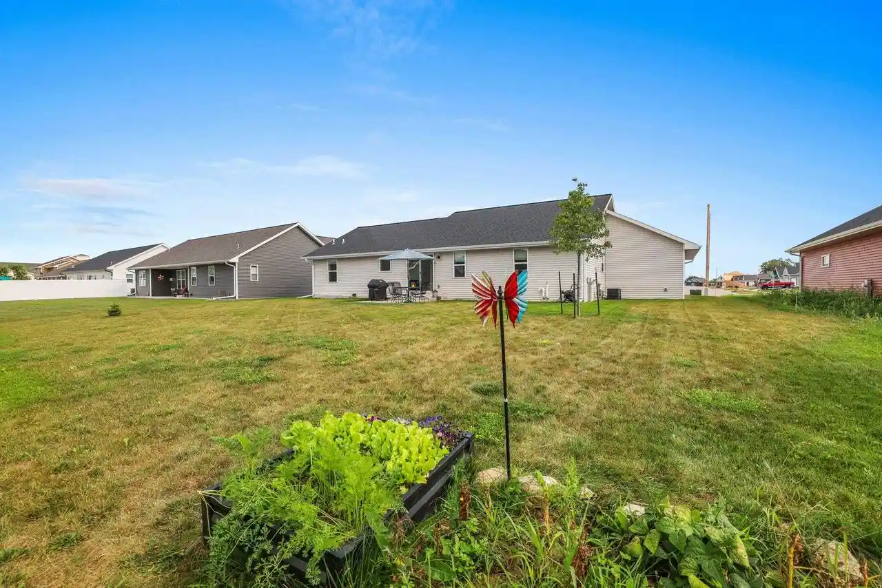 Photo 2 of Single family home for sale at 869 Joeanna Way Way, Pulaski, WI 54162 | MLS# 50330898 | Listing updated on 2026-08-13