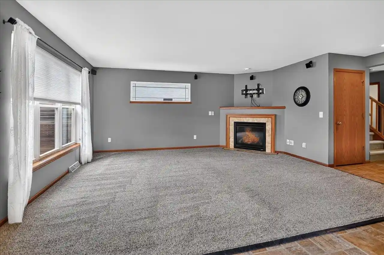 Photo 4 of Single family home for sale at 6107 Arrowpoint Way, Mcfarland, WI 53558 | MLS# 2030338 | Listing updated on 2026-09-14