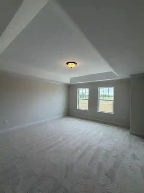 3rd image of 490 Talbots Woods Dr Dr, Dousman, WI 53118 | MLS# 1975850