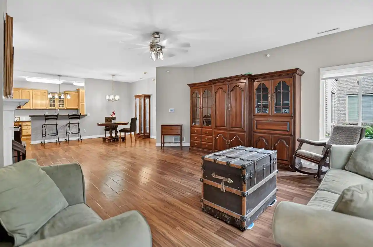 3rd image of 1 Cherokee Cir Cir, Madison, WI 53704
