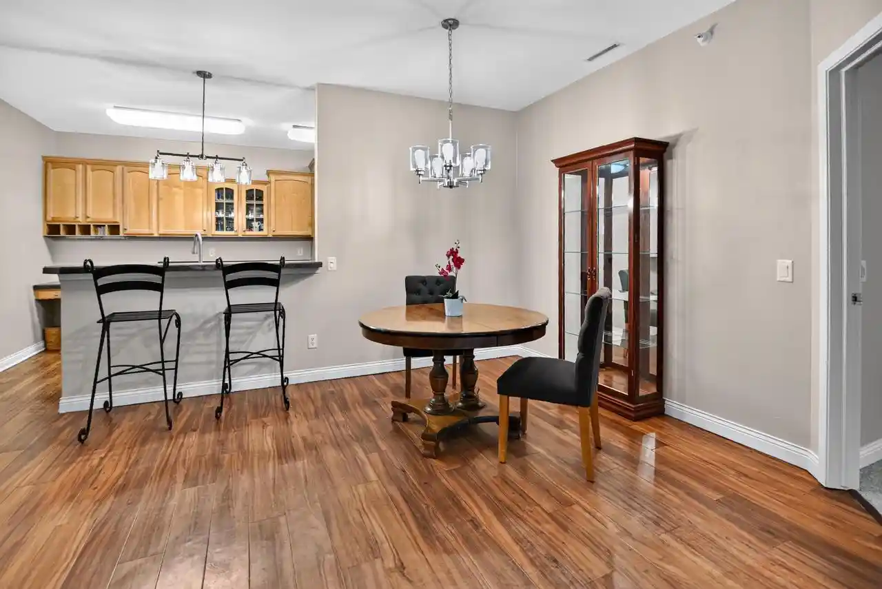 4th image of 1 Cherokee Cir Cir, Madison, WI 53704