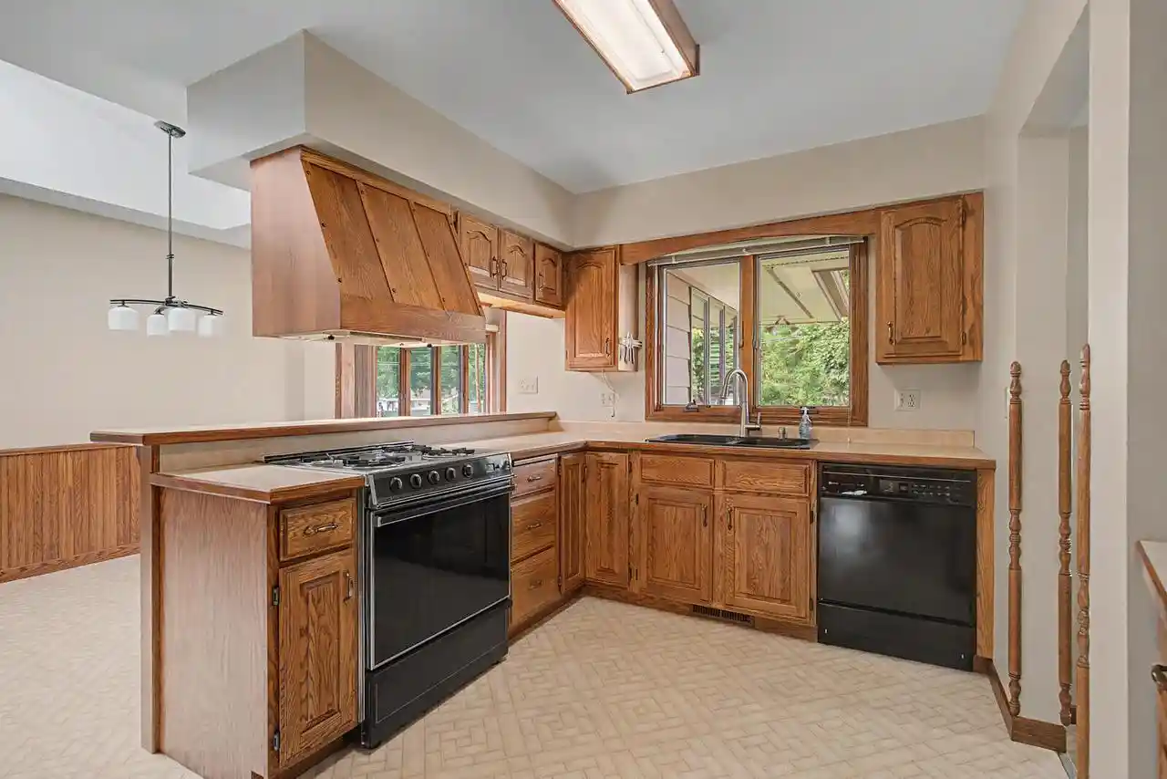 Photo 4 of Sale Pending at 2034 32Nd Street S Street S, La Crosse, WI 54601 | MLS# 1975865 | Listing updated on 2026-08-24