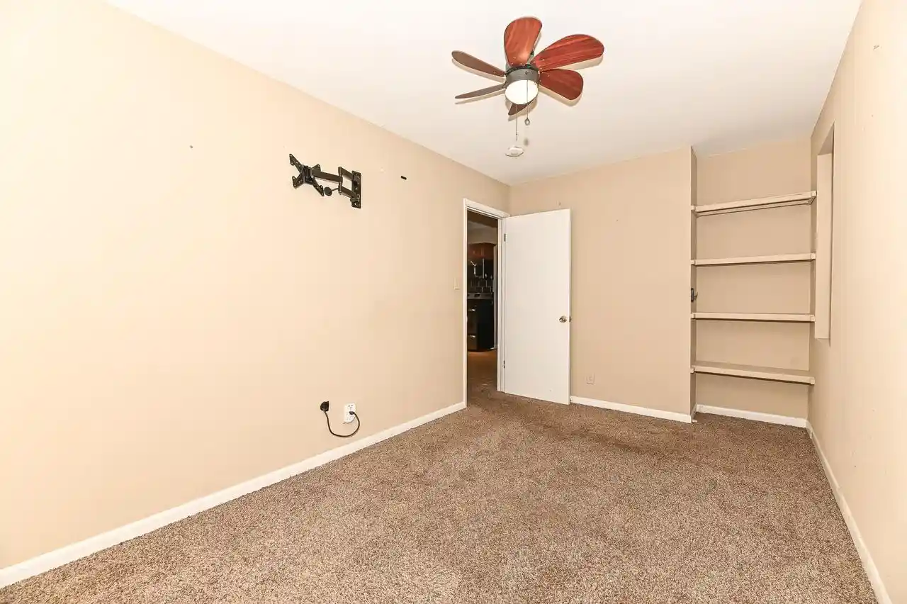 5th image of 3800 E Pulaski Avenue Avenue, Cudahy, WI 53110 | MLS# 1975881
