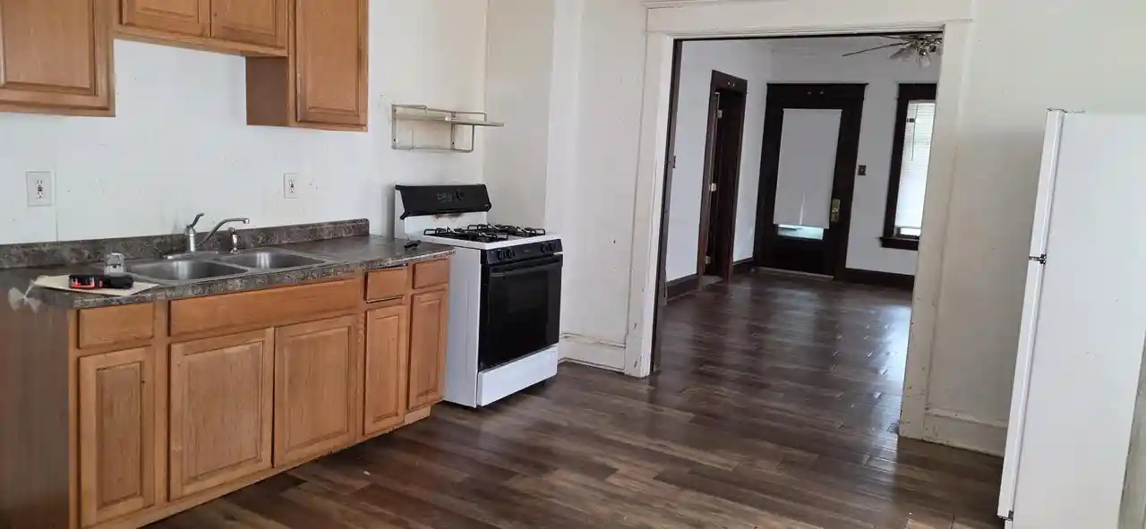 3rd image of 1202/1204 S 19th St St, Sheboygan, WI 53081
