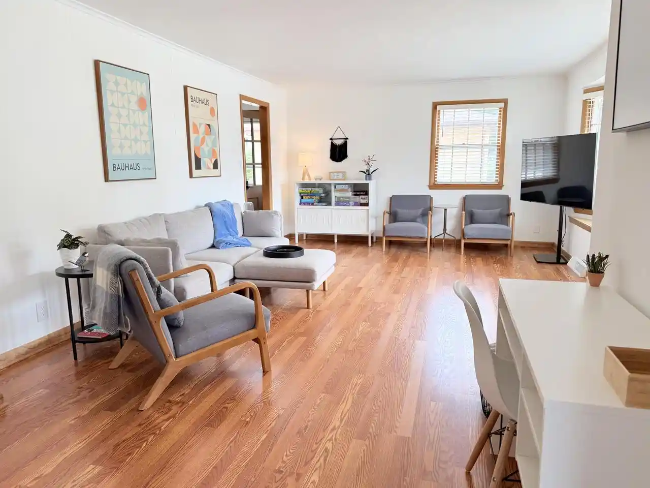 4th image of 232 Crestwood Dr Dr, Sheboygan Falls, WI 53085 | MLS# 1975889
