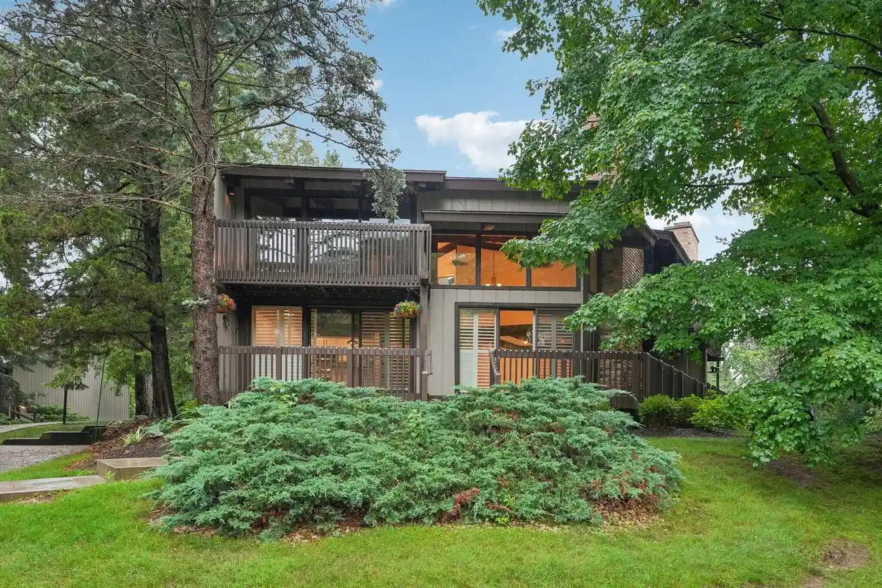 Photo 1 of Condo for sale at 930 Alpine Dr Dr, Fontana, WI 53125 | MLS# 1975896 | Listing updated on 2026-09-05