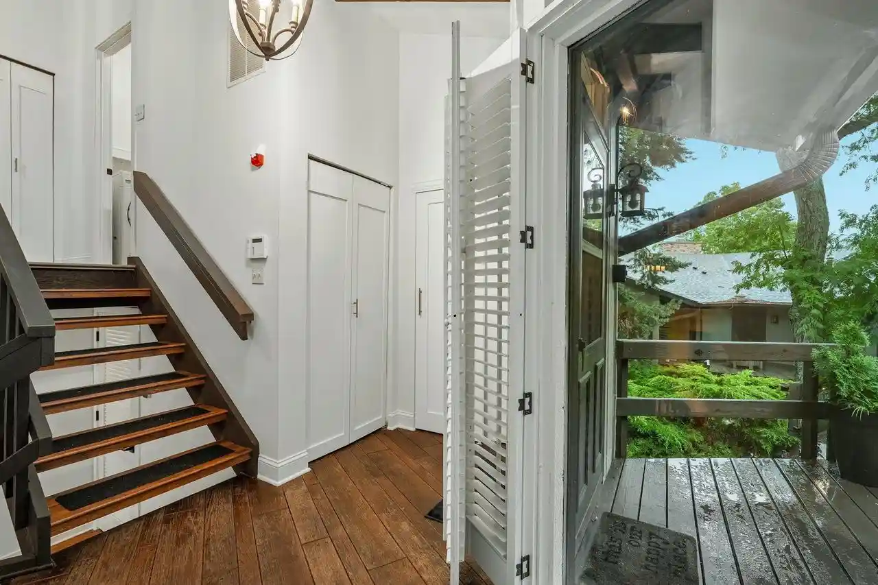 Photo 3 of Condo for sale at 930 Alpine Dr Dr, Fontana, WI 53125 | MLS# 1975896 | Listing updated on 2026-09-25