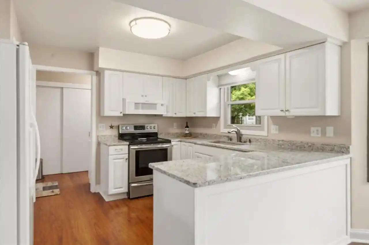 34th image of 16010 W Cynthia Dr Dr, New Berlin, WI 53151 | MLS# 1975902