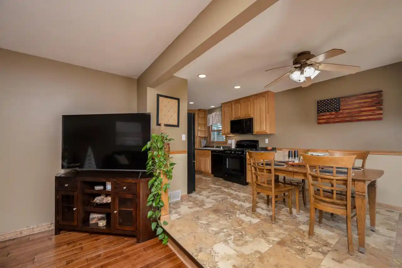 29th image of 8560 S Sharon Dr Dr, Oak Creek, WI 53154 | MLS# 1975908