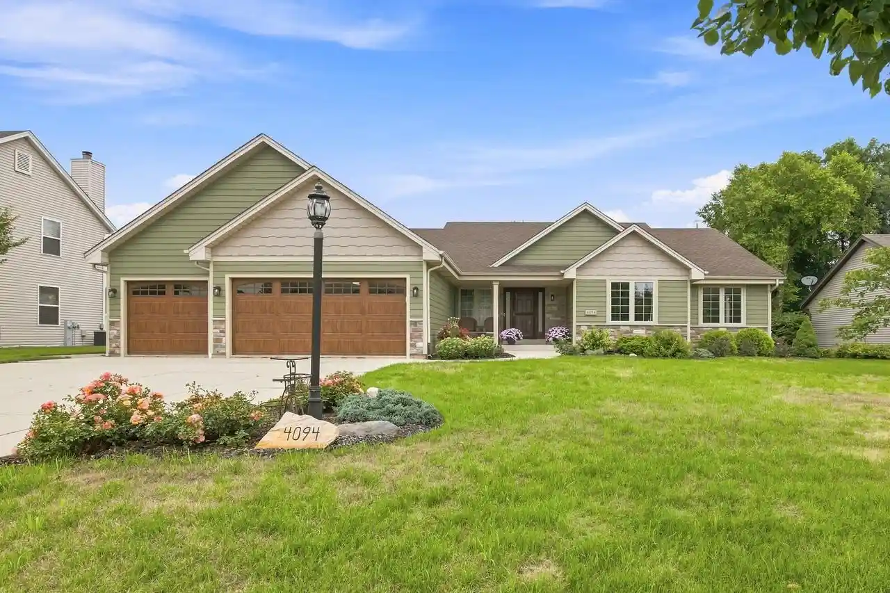 1st image of 4094 W Whispering Ridge Pass Pass, Franklin, WI 53132 | MLS# 1975913
