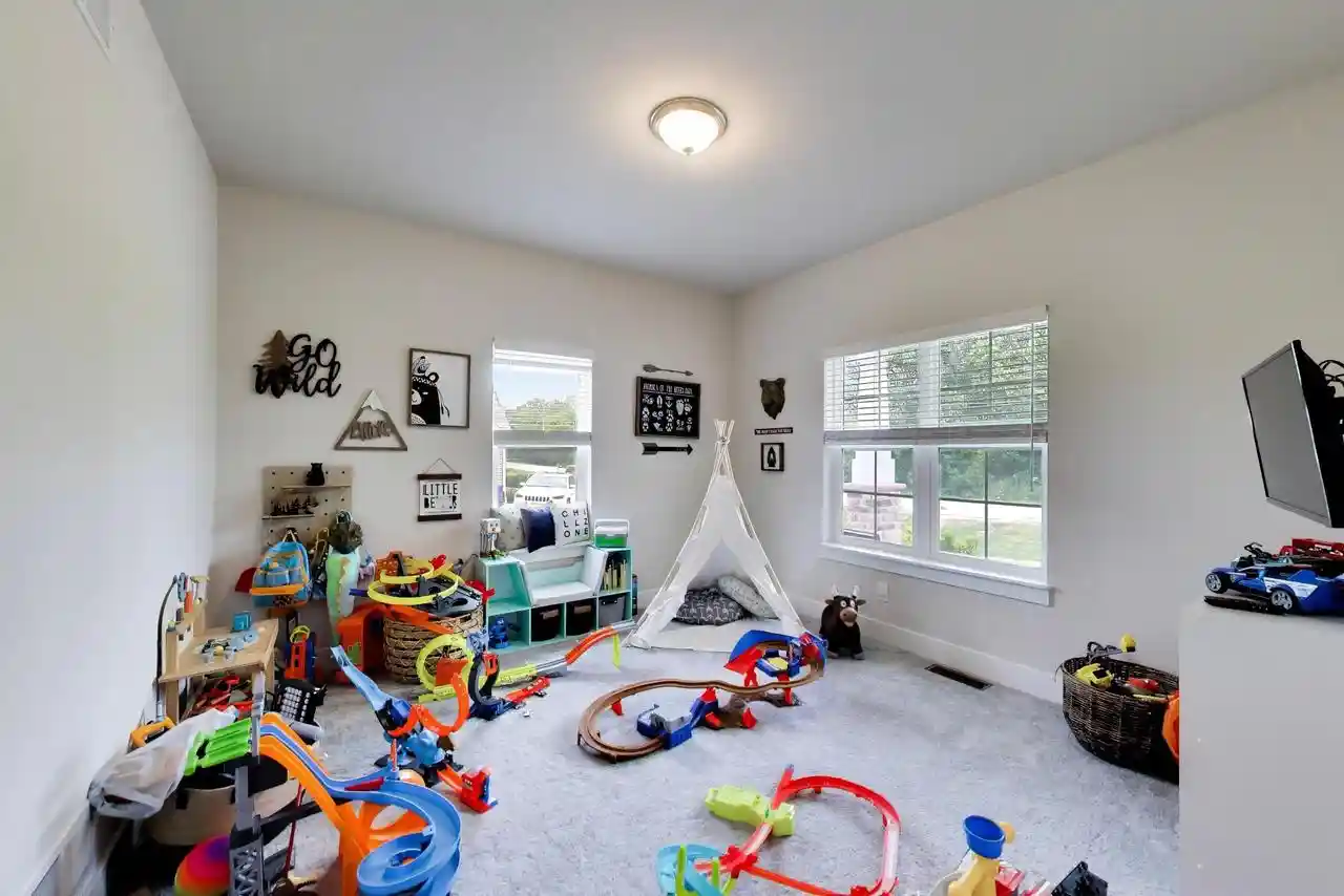 Photo 2 of Single family home for sale at 2011 47th Avenue Avenue, Kenosha, WI 53144 | MLS# 1975917 | Listing updated on 2026-08-20